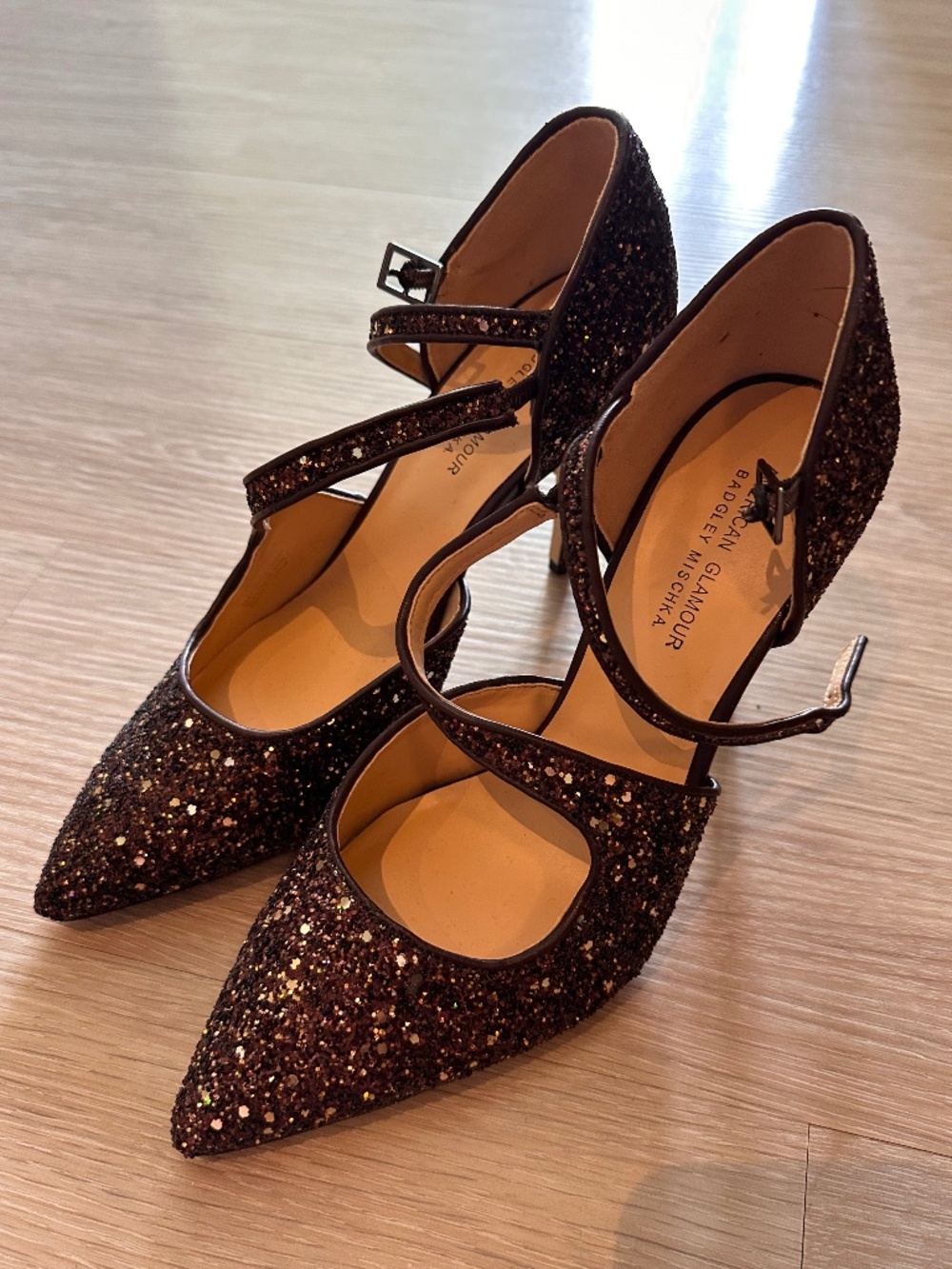 America Glamour - Badgley Mischka - Size 8